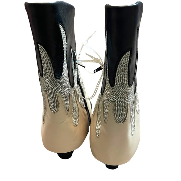 Gianni Bini CONLEYTWO Western Rhinestone Flame Foldover Boots - Picture 9 of 14